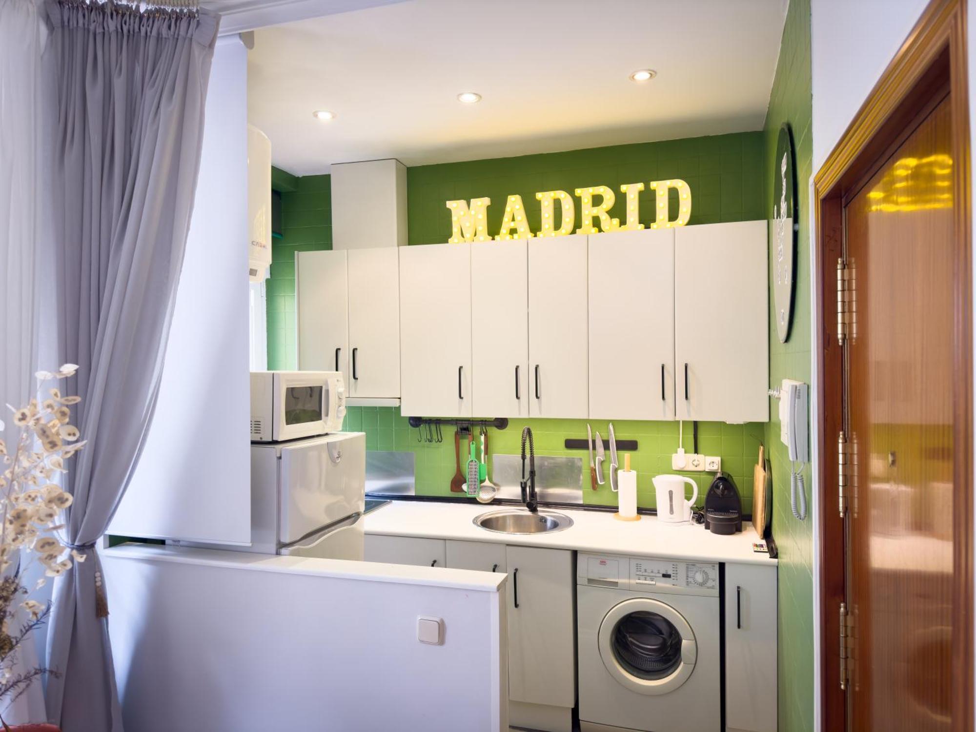 Disfruta Del Barrio De Las Letras Madrid Buitenkant foto
