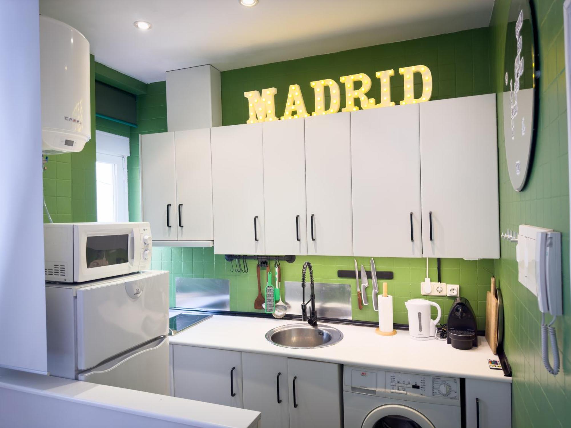 Disfruta Del Barrio De Las Letras Madrid Buitenkant foto
